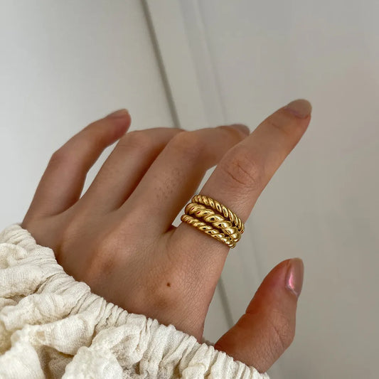 Three Layer Thread Bold Ring